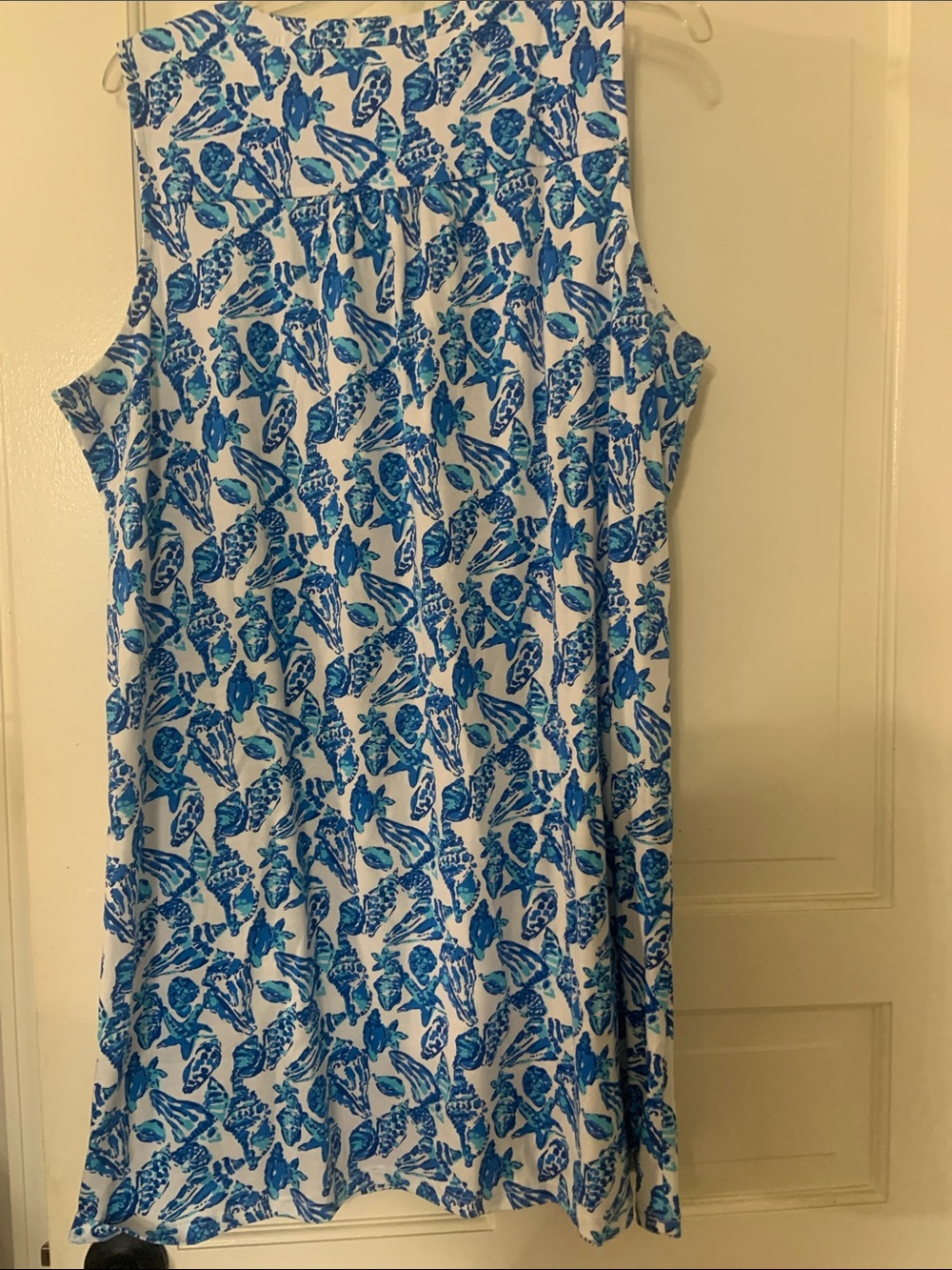 Lilly Pulitzer White and Blue Floral V-Neck Shift Dress, NWOT - Picture 3 of 5